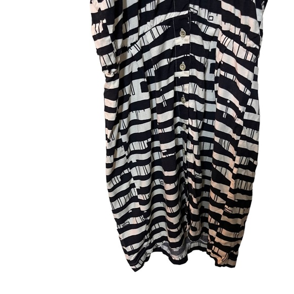 !!SOLD!! MOCIUN DRESS PRINT COLD SHOULDER SIZE SMALL - Picture 4 of 11